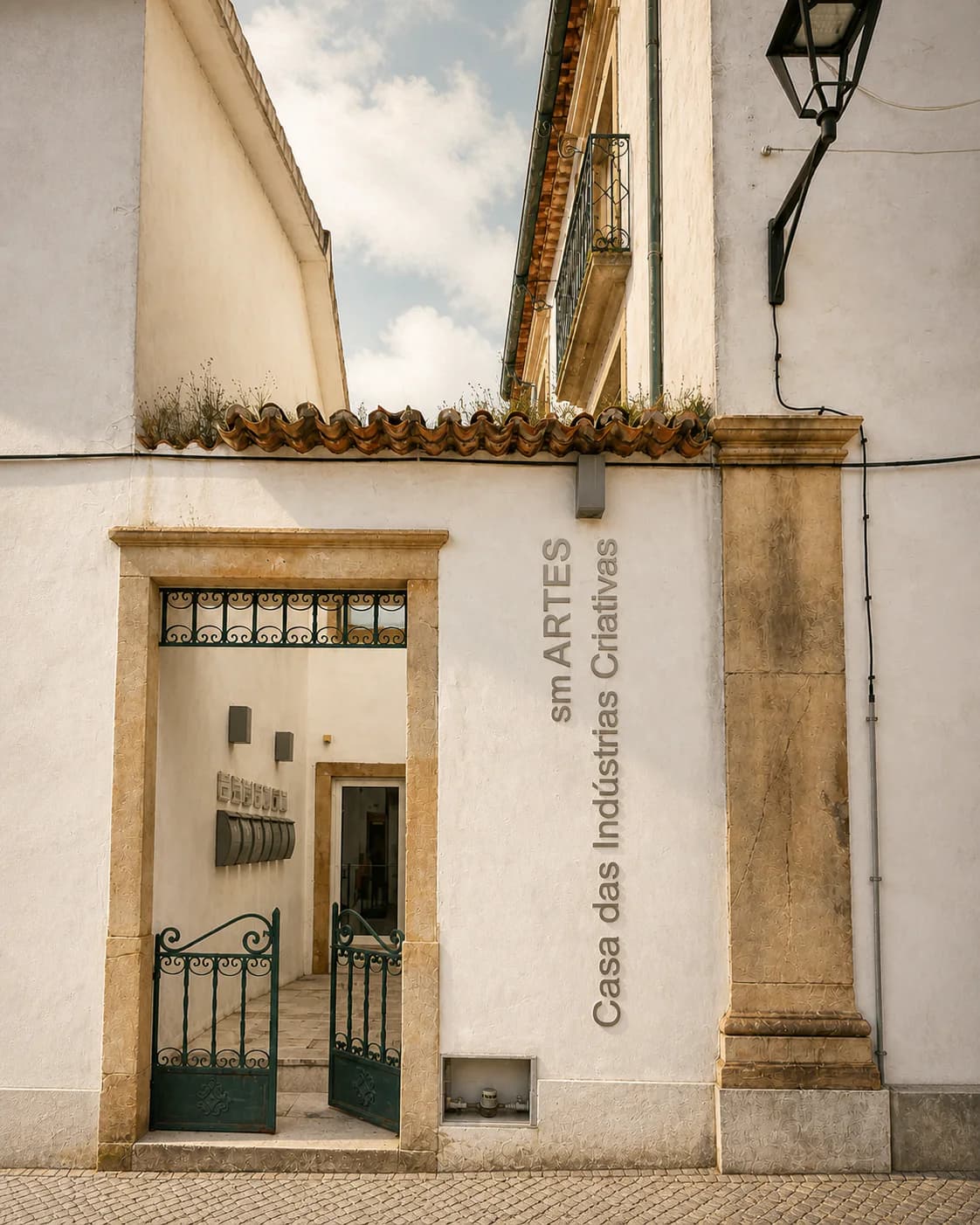Entrance to smARTES Casa das Indústrias Criativas in Penela