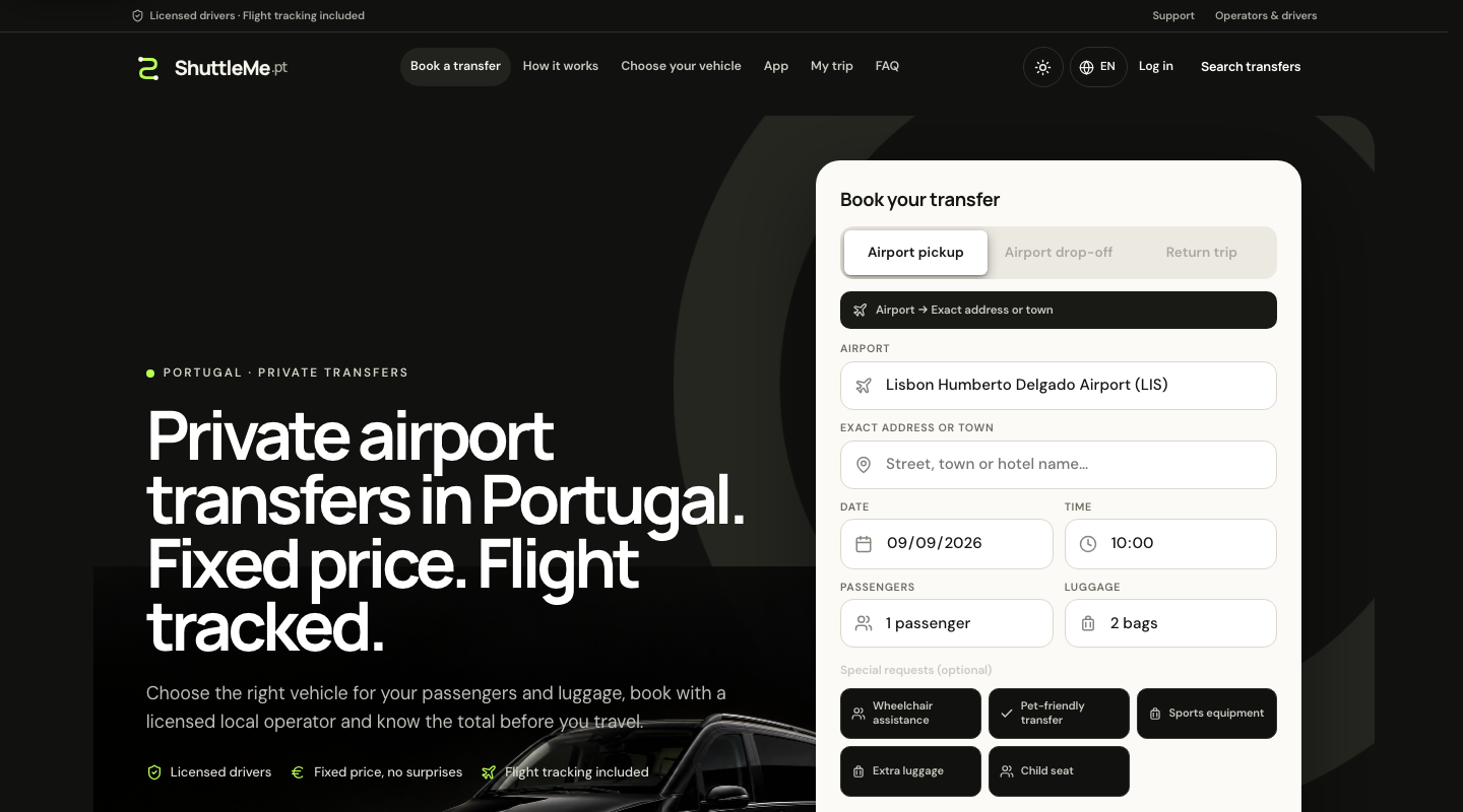 ShuttleMe homepage with full navigation, airport-transfer message and booking form